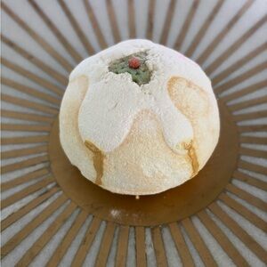 LUSH Golden Pudding Bath Bomb